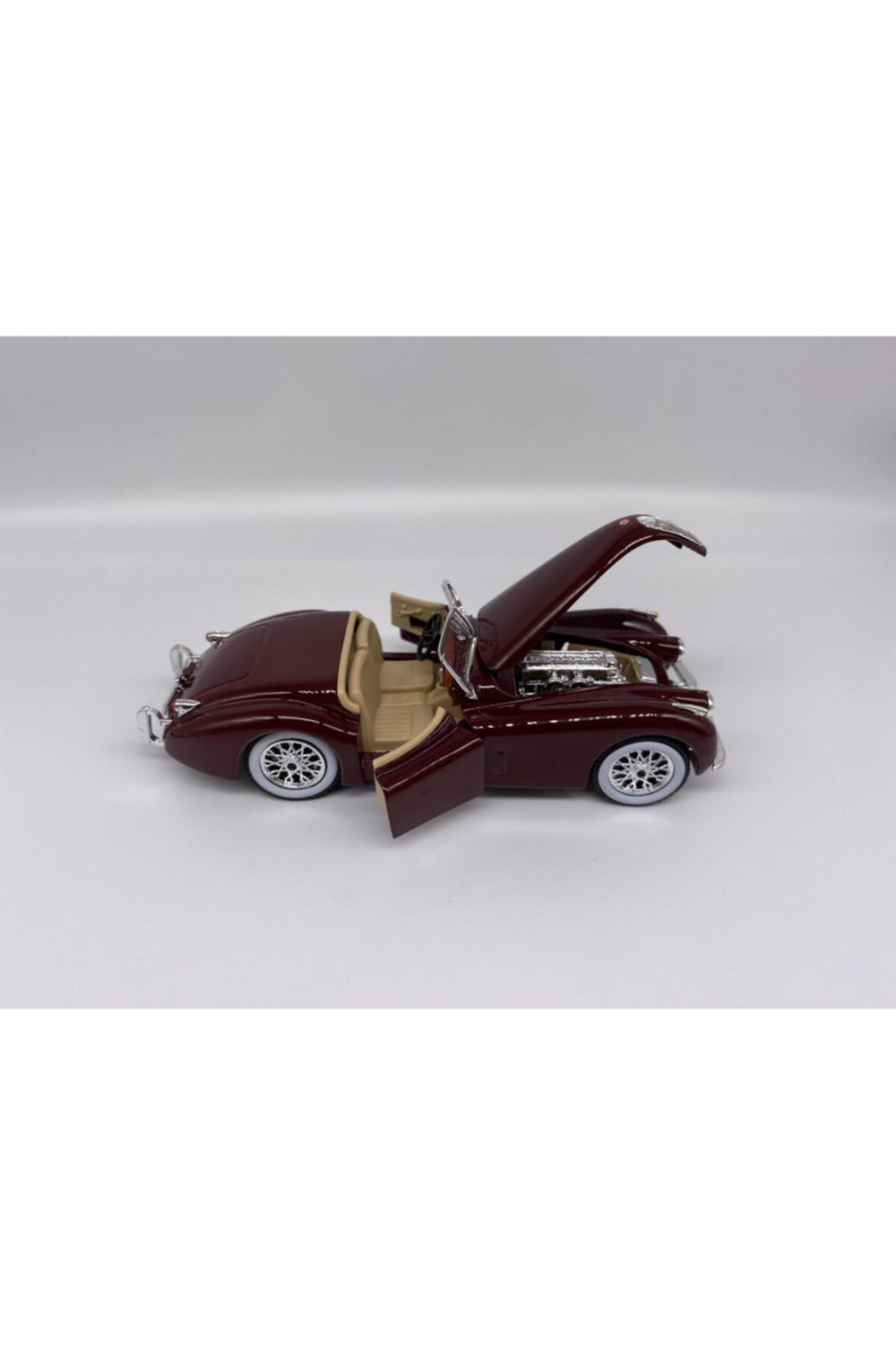 1:24 Burago Jaguar Xk 120 Roadster