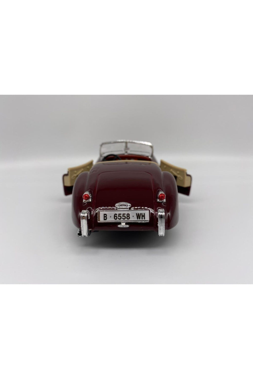 1:24 Burago Jaguar Xk 120 Roadster