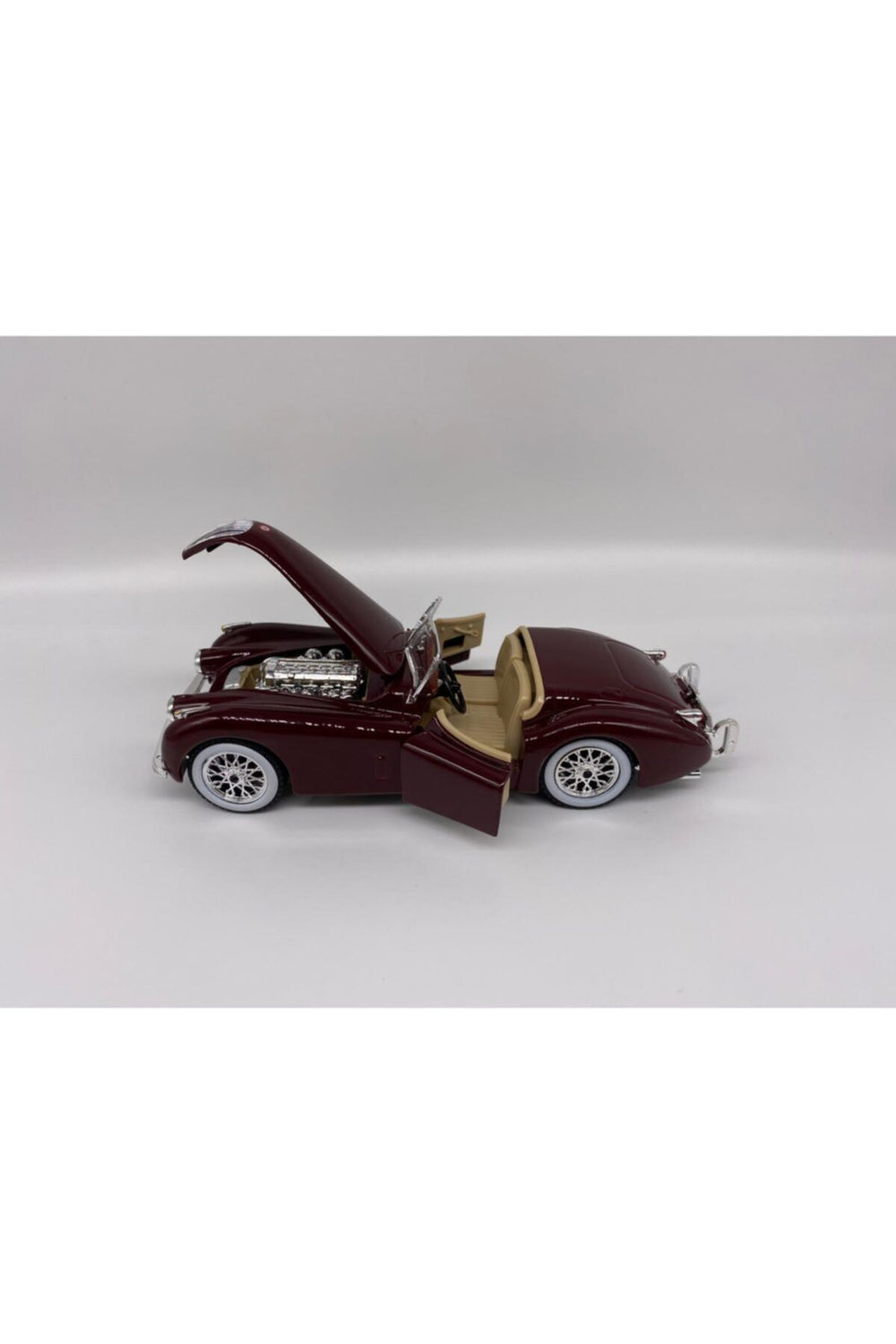 1:24 Burago Jaguar Xk 120 Roadster