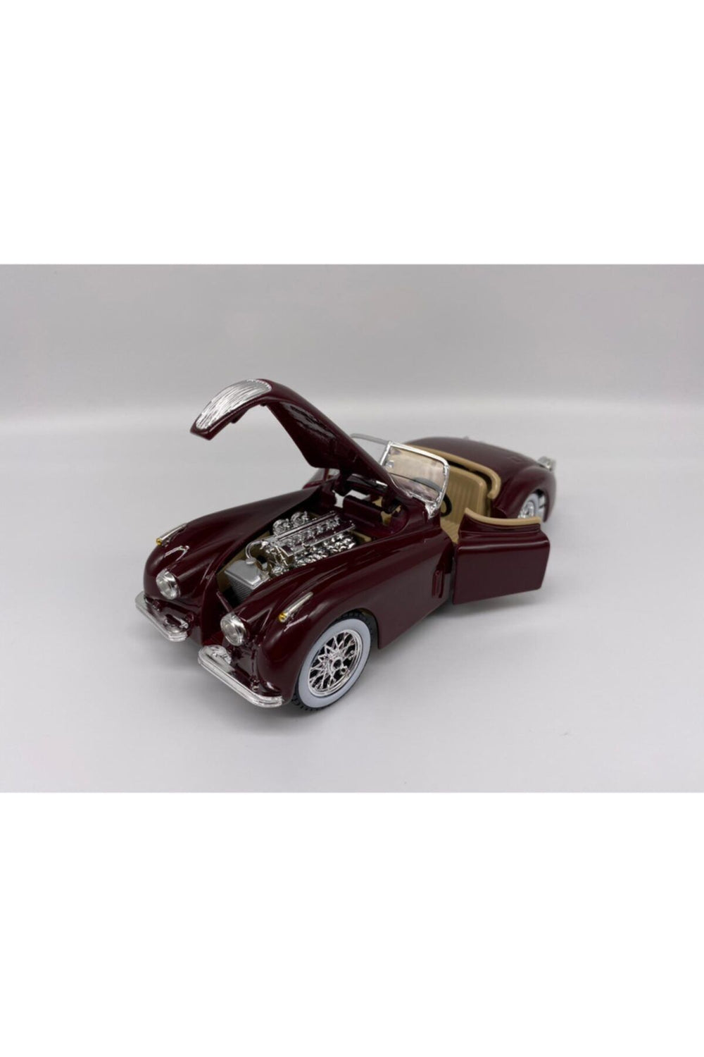 1:24 Burago Jaguar Xk 120 Roadster