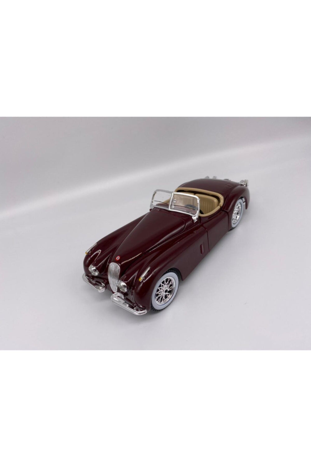 1:24 Burago Jaguar Xk 120 Roadster