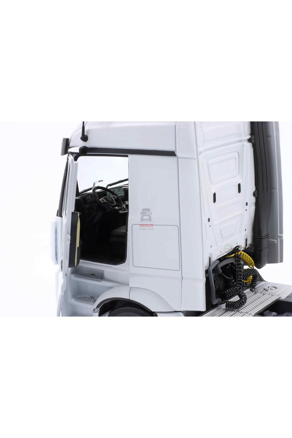 1/24 MERCEDES-BENZ ACTROS L 1853 – Beyaz Renk - Solido