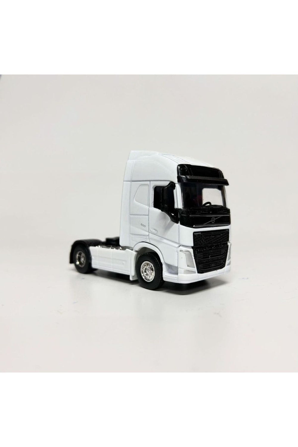 1:64 Metal Volvo FH Tır Kupası