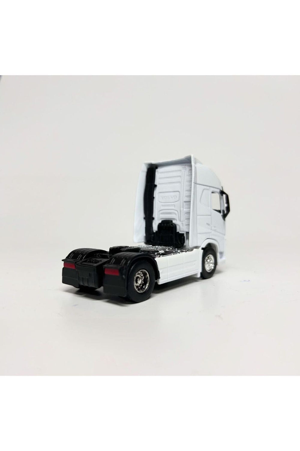 1:64 Metal Volvo FH Tır Kupası