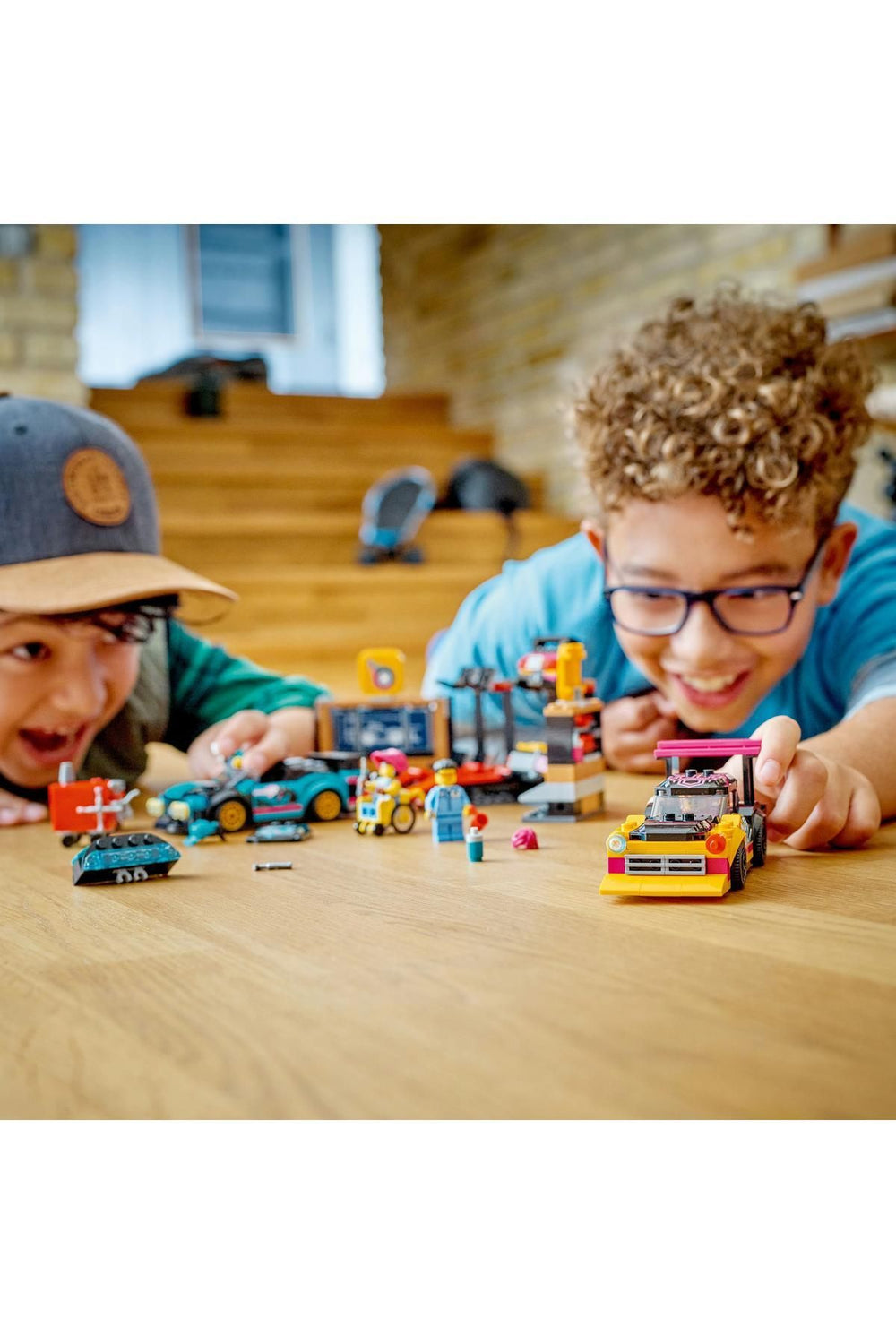 ® City Araç Modifiye Atölyesi 60389 - 6 Yaş ve Üzeri Çocuklar için Yapım Seti (507 Parça)