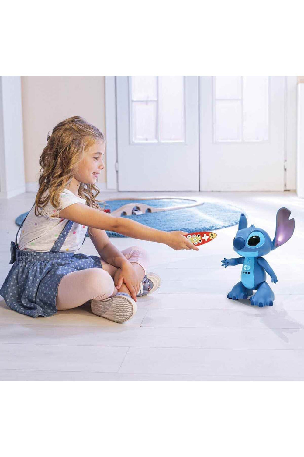 Disney Stitch Sesli ve Işıklı Uzaktan Kumandalı İnteraktif Robot