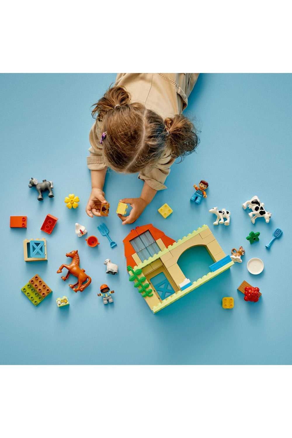 ® DUPLO® Kasabası Çiftlikte Hayvanların Bakımı 10416- 2 Yaş ve Üzeri İçin Yapım Seti (74 Parça)
