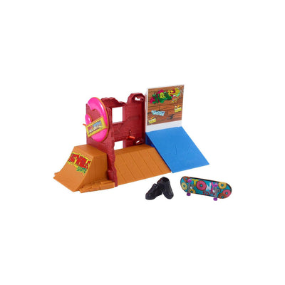 Hw Skate Drop In Skate Set Asst Donut Skatepark HGT92