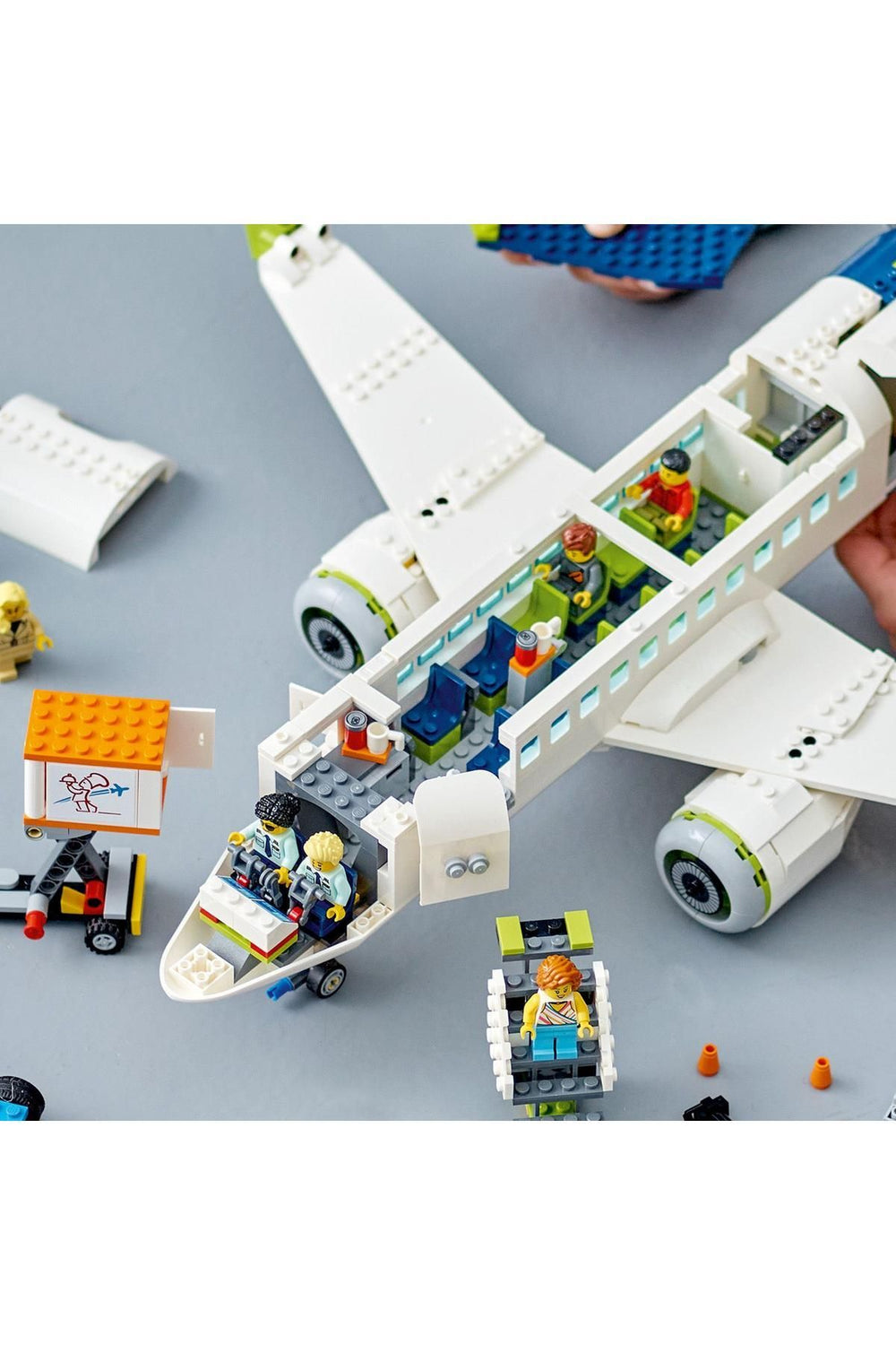 LEGO 60367 Yolcu Uçağı V29