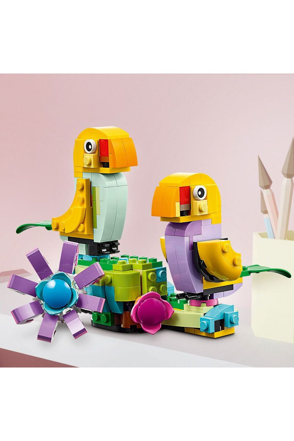LEGO ® Creator Sulama Kabında Çiçekler 31149 -  3’ü 1 Arada Yaratıcı Oyuncak Yapım Seti (420 Parça)