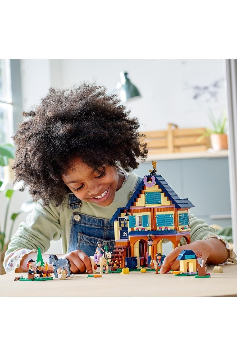 LEGO Friends Orman Binicilik Merkezi 41683 - Yaratıcı Çocuklar için Oyuncak Yapım Seti (511 Parça)