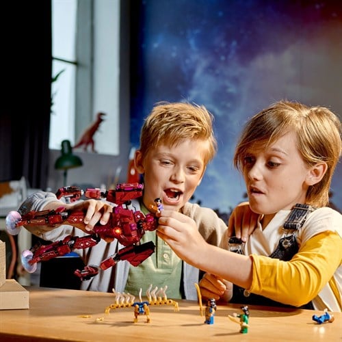 Lego Marvel Arishemin Gölgesinde 76155