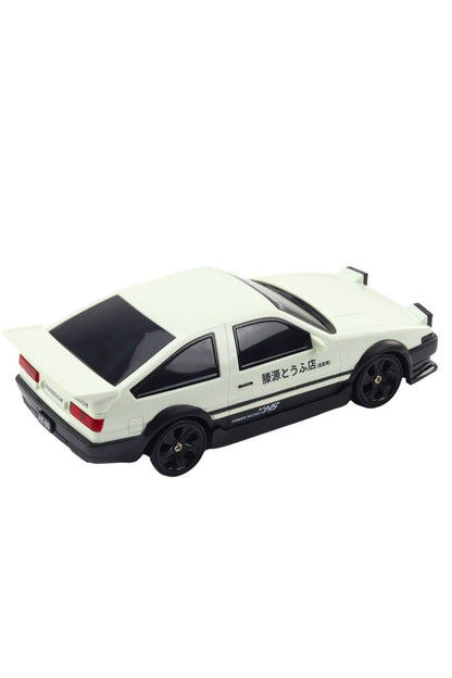Mazda 323 Drift Atan Uzaktan Kumandalı Araba 2.4ghz 4WD Rc Yarış Arabası Drift Atan Araba