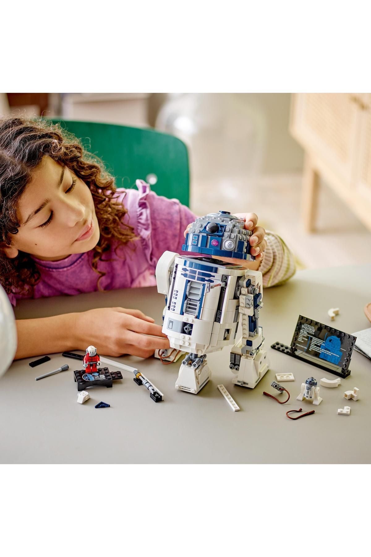 ® Star Wars™ R2-D2™ 75379 - 10 Yaş ve Üzeri İçin Yapım Seti (1050 Parça)