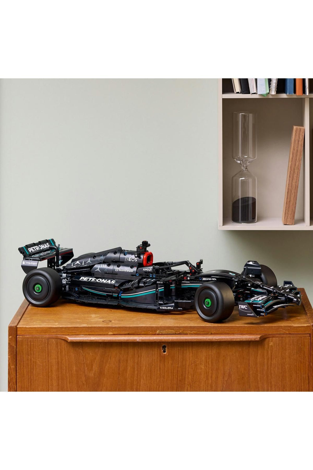 ® Technic Mercedes-AMG F1 W14 E Performance 42171- 18 Yaş ve Üzeri İçin Yapım Seti (1642 Parça)