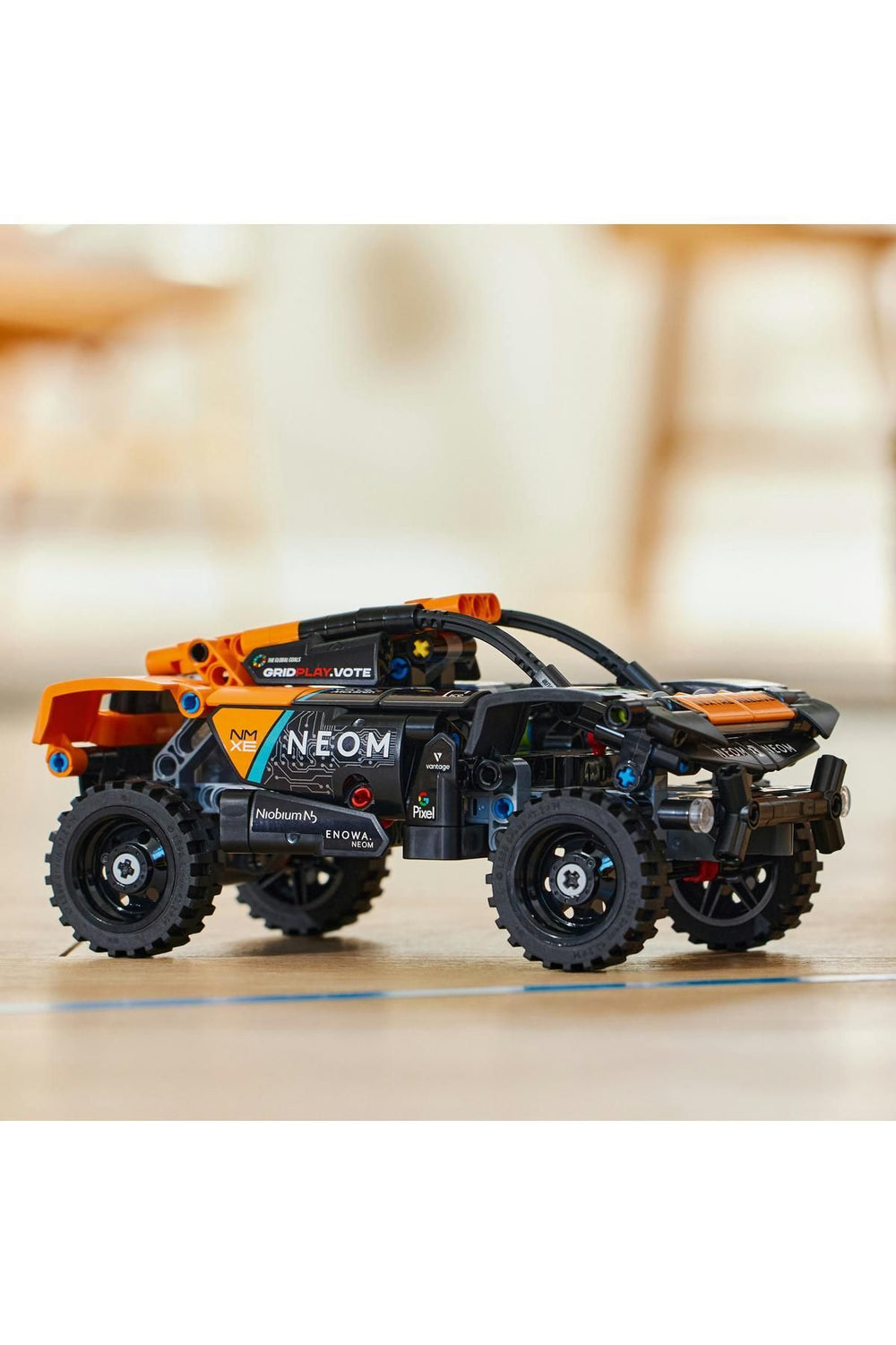 ® Technic NEOM McLaren Extreme E Race Car 42166  - 7 Yaş ve Üzeri İçin Yapım Seti (252 Parça)