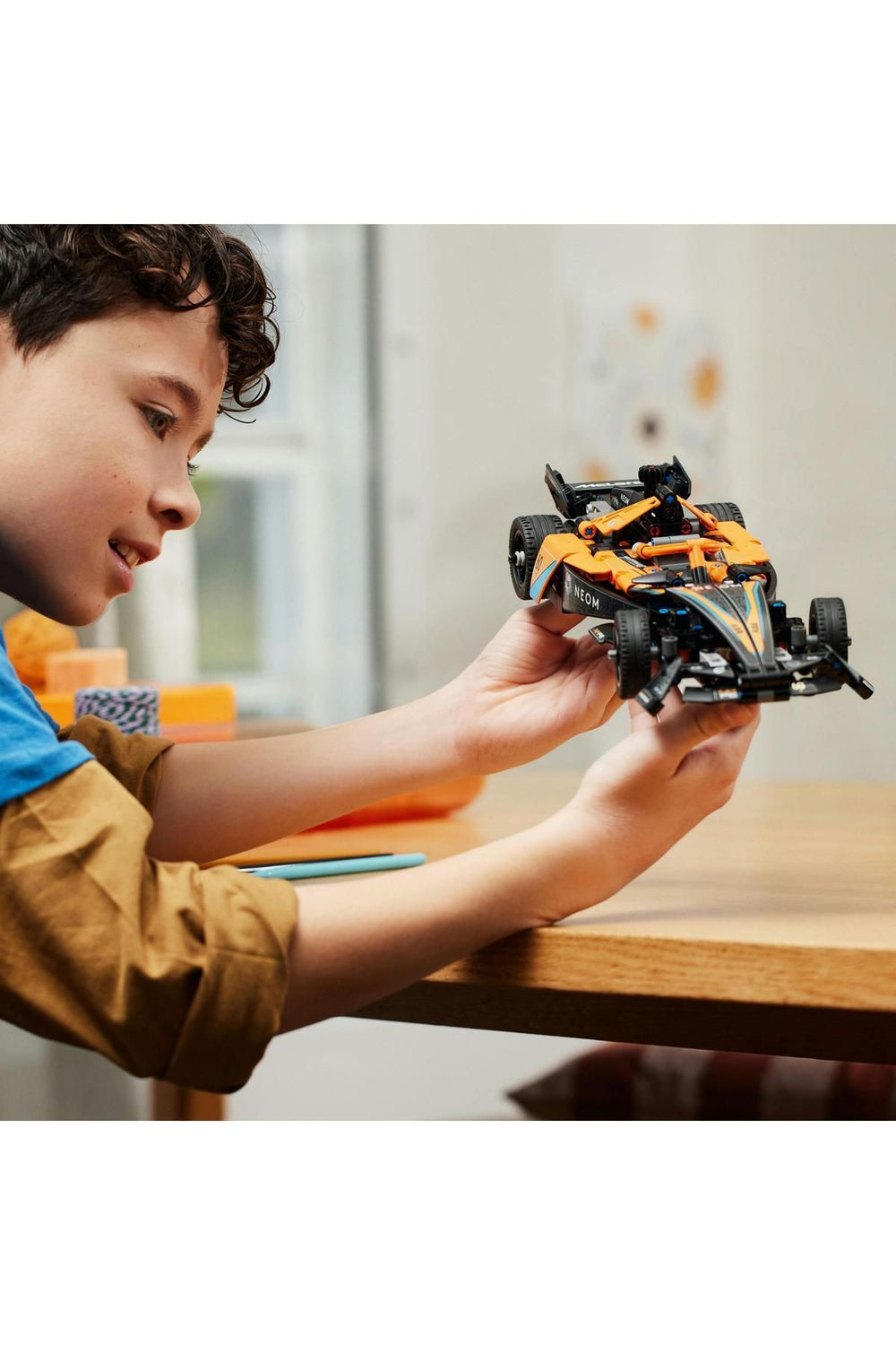 ® Technic NEOM McLaren Formula E Yarış Arabası 42169 -9 Yaş ve Üzeri İçin Yapım Seti (452 Parça)